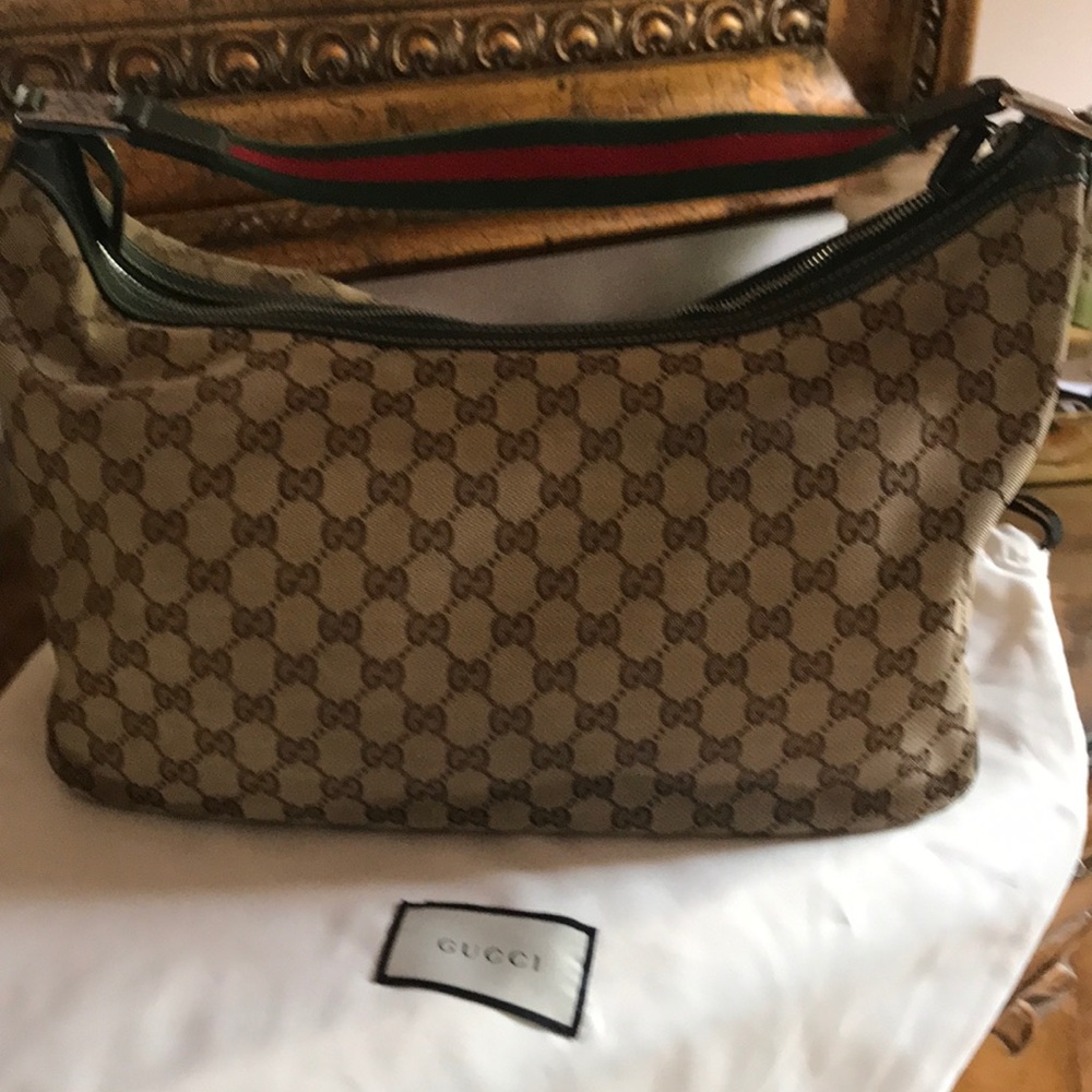Gucci shoulder bag